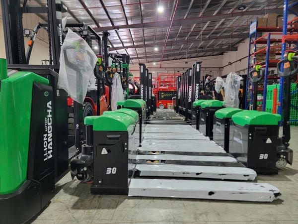 Xe Nâng Tay Điện 3 Tấn CBD30-WJ-I Hangcha – Nâng Hàng Mạnh Mẽ, Bền Bỉ, Giá Tốt