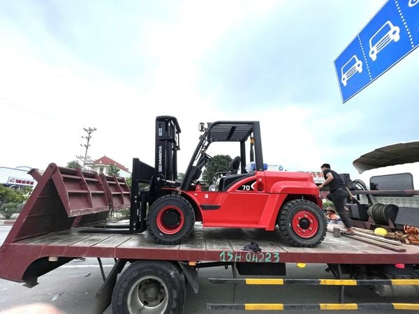 xe nâng dầu 7 tấn bền