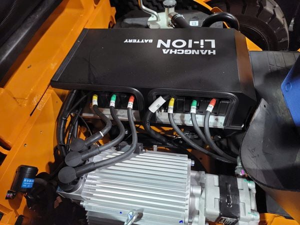 Xe Nâng Điện Lithium 2 Tấn Dòng XE Hangcha Mạnh Mẽ Giá Tốt