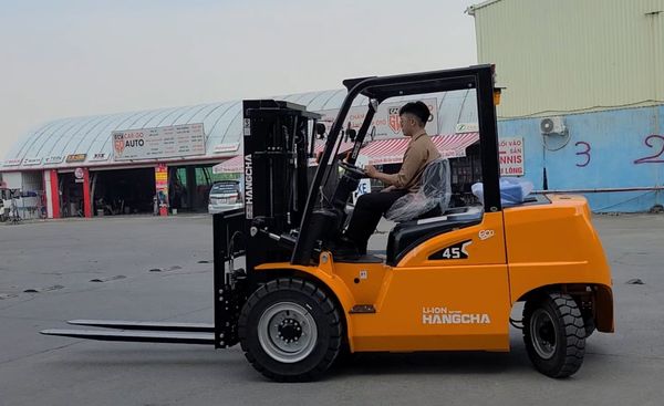 Xe Nâng Điện Lithium 4.5 Tấn Hangcha Bảo hành 6 năm