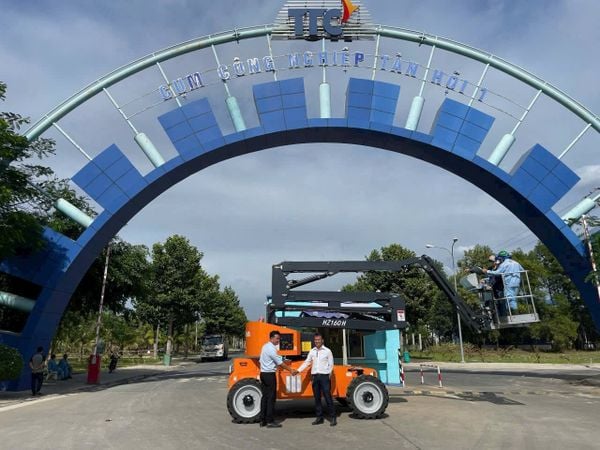 Xe Nâng Người Boom Lift 16m Hangcha An Toàn