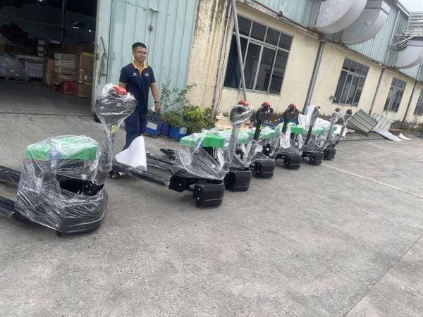 xe nâng tay điện 1.5 tấn lithium bền