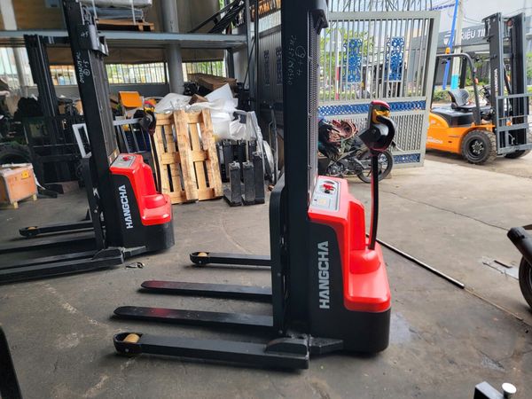 xe nâng tay điện cao Hangcha khỏe