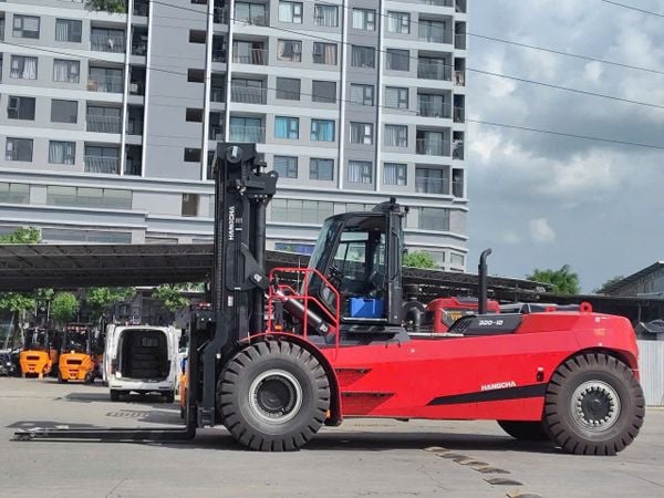 Xe nâng dầu 32 tấn