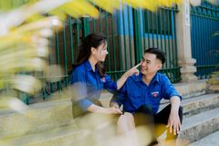 Trang Phục Nam Dễ Chăm Sóc: Bí Quyết Tự Tin Phong Cách Mọi Lúc, Mọi Nơi