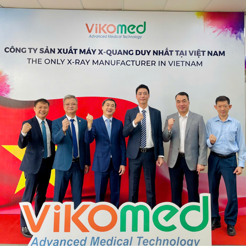 Deputy Minister of Health, Professor Dr. Tran Van Thuan, visited the Vietnam - Korea Medical