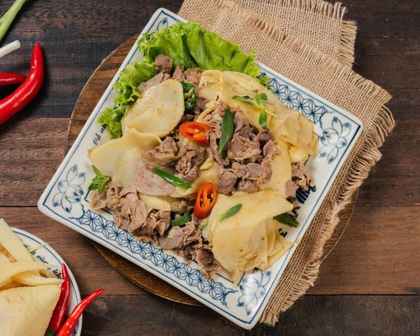 BÒ XÀO MĂNG TƯƠI – MÓN NGON ĐẬM ĐÀ, THANH VỊ KHÓ CƯỠNG TẠI VỊT 34