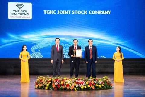 THẾ GIỚI KIM CƯƠNG VINH DỰ ĐÓN NHẬN GIẢI THƯỞNG “SẢN PHẨM – DỊCH VỤ CHẤT LƯỢNG CHÂU Á – THÁI BÌNH DƯƠNG”