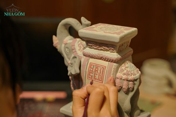 Dấu ấn riêng trên lớp men gốm