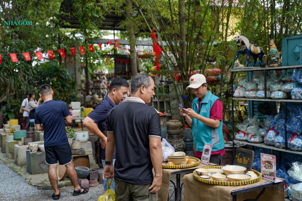 TUYỂN DỤNG - 2 NHÂN VIÊN BÁN HÀNG