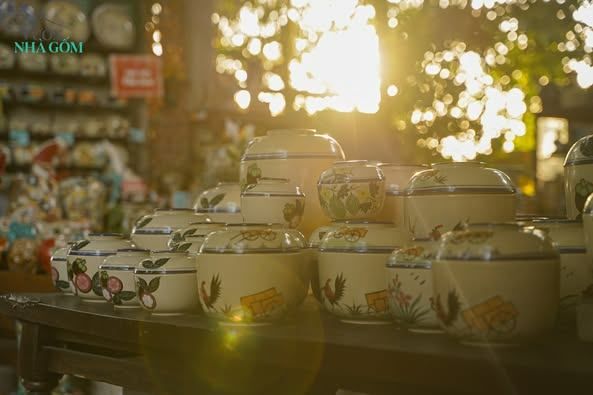 Hoàng hôn làng gốm bên sông