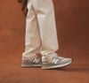 New Balance 574 có đáng mua năm 2026? Review chi tiết, ưu nhược điểm và cách phối đồ