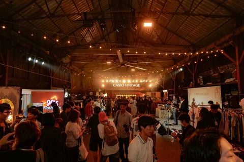 “Back In Time, Ahead In Style”: Casio tái hiện không gian Vintage thập niên 70s tại Bangkok