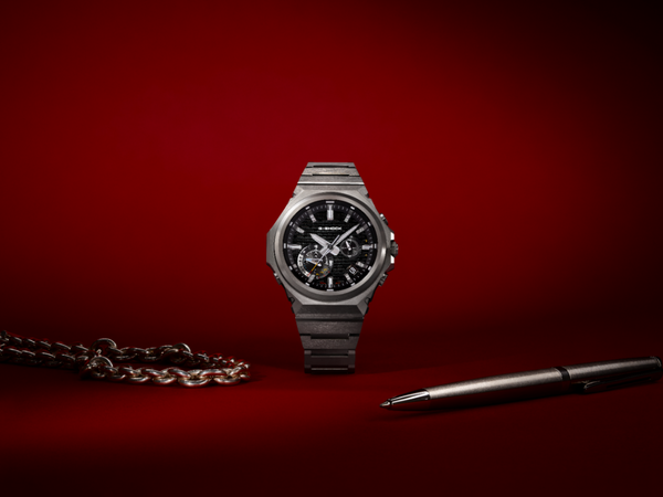 Casio ra mắt G-SHOCK với thiết kế kim loại tối giản ôm gọn cổ tay