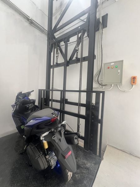Cấu tạo chắc chắn của thang nâng hàng thủy lực
