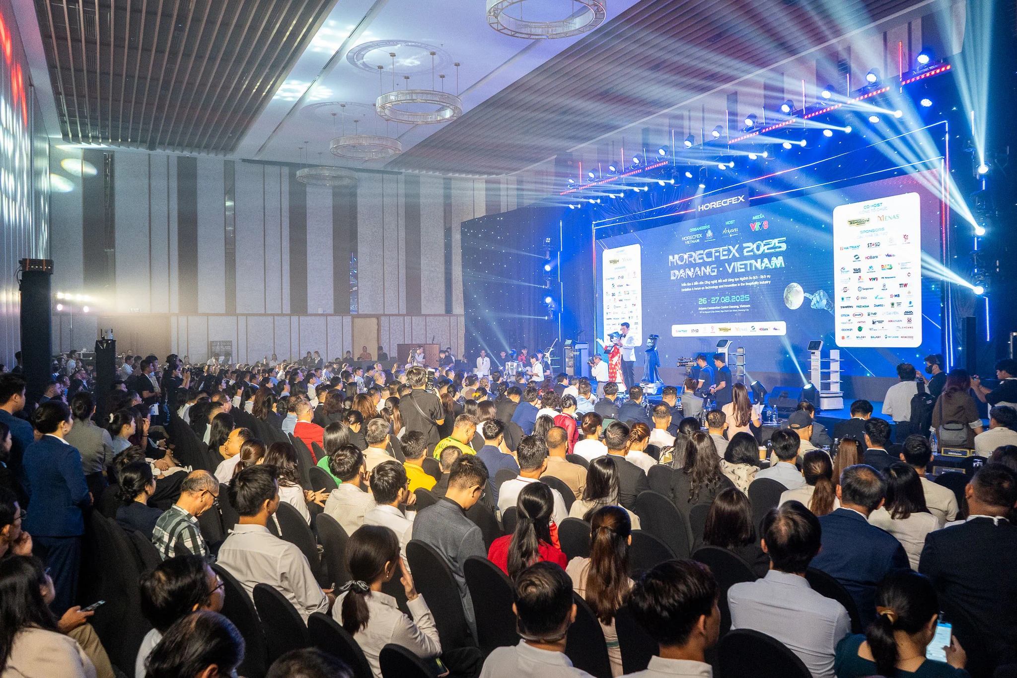 Hình ảnh Le Rustique tại phiên livestream