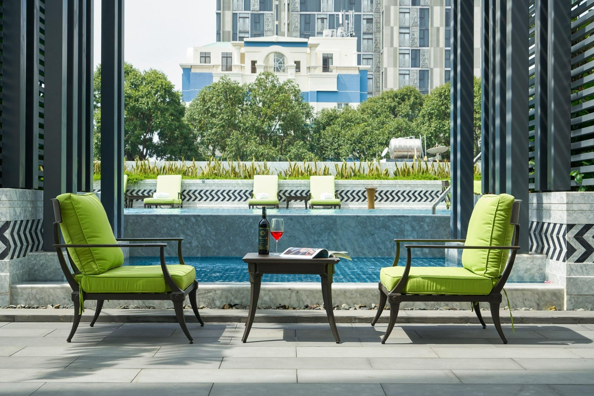 The Fifth Element Pool Bar
