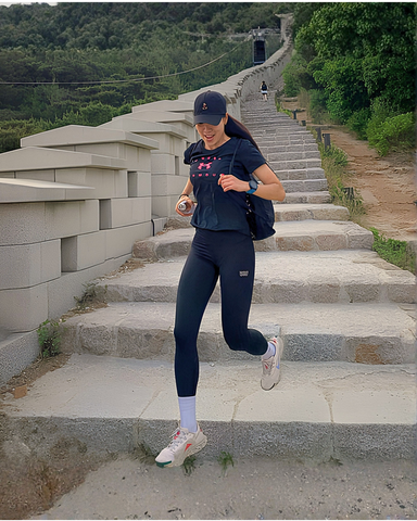 WaveWear Y10 có gì ngoài một chiếc legging ôm chân?