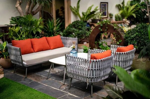 sofa-day-thung-ngoai-troi