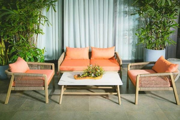 sofa-day-thung-ngoai-troi