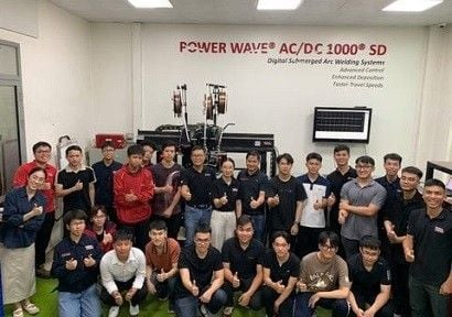 Đón Tiếp Sinh Viên Đại học Bách khoa Hà Nội – Chia Sẻ Niềm Đam Mê Công Nghệ Hàn tại Hai Tốt