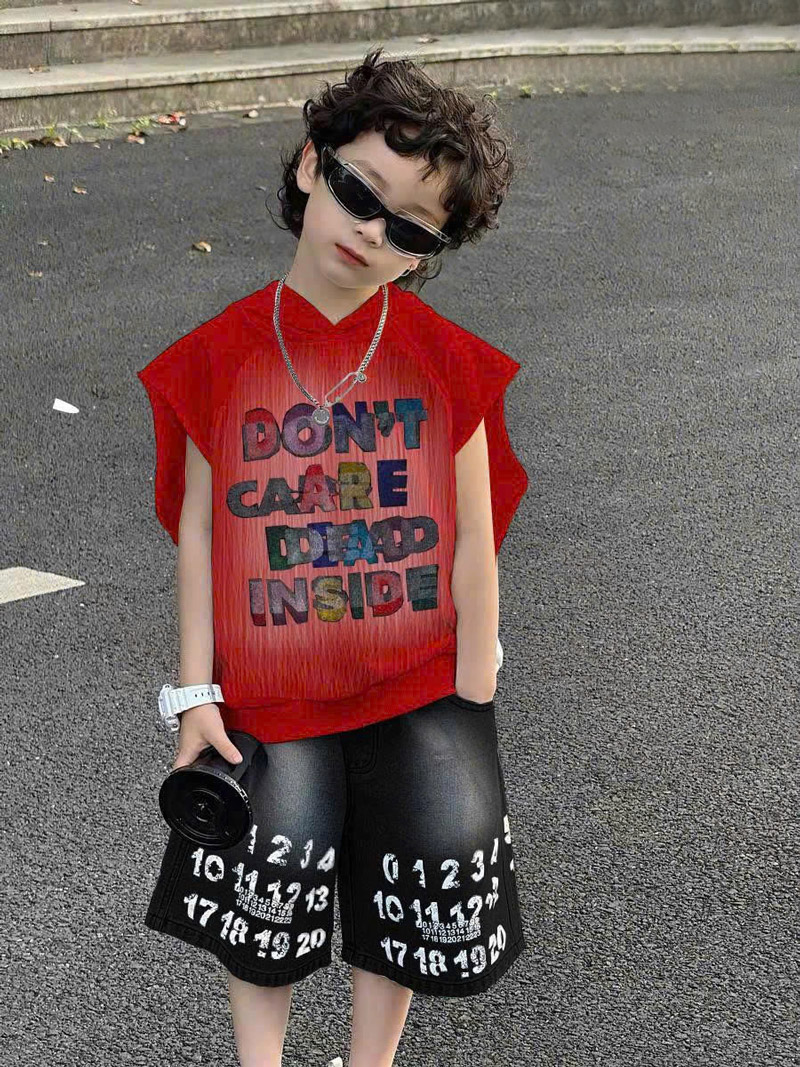 Bộ jean bé trai phối nón