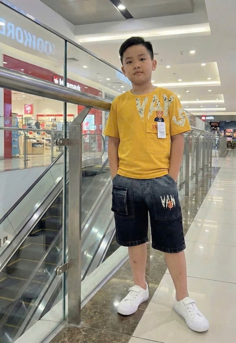 Bộ jean bé trai Van