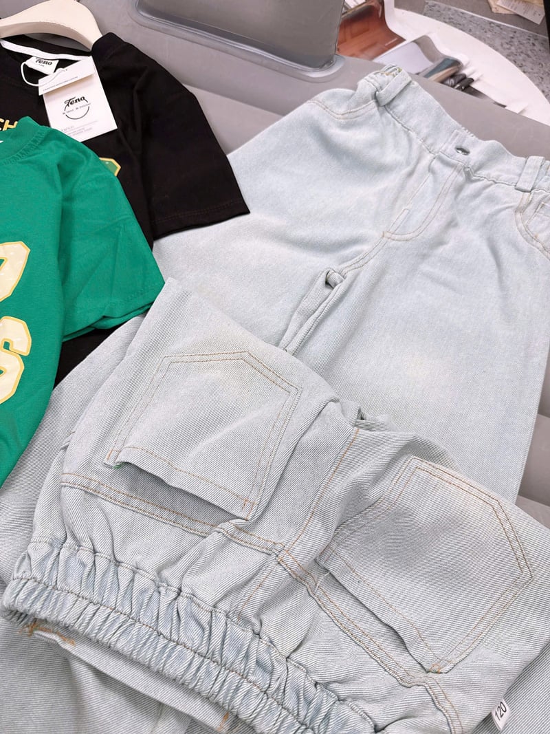 Bộ jean dài bé gái Vibes