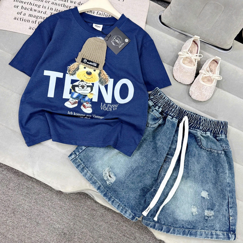 Bộ short jean bé gái hình chó pháp