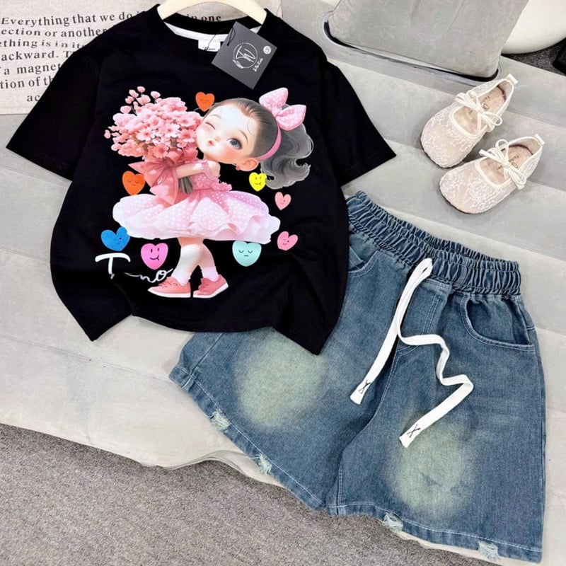 Bộ short jean bé gái cô gái ôm hoa