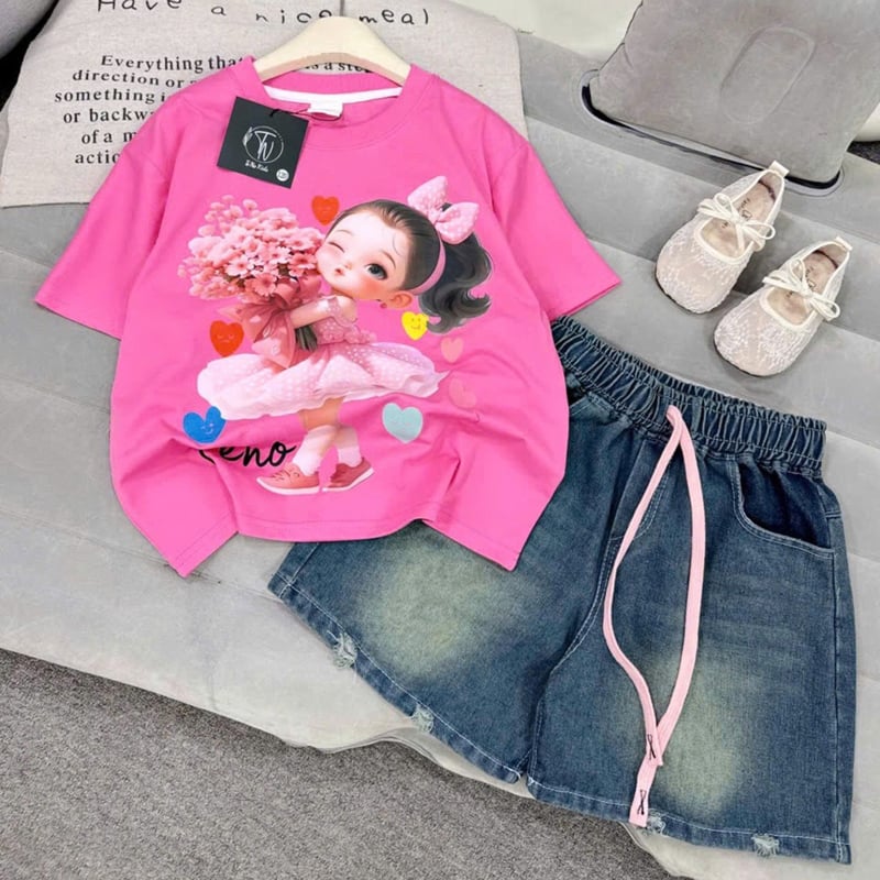 Bộ short jean bé gái cô gái ôm hoa