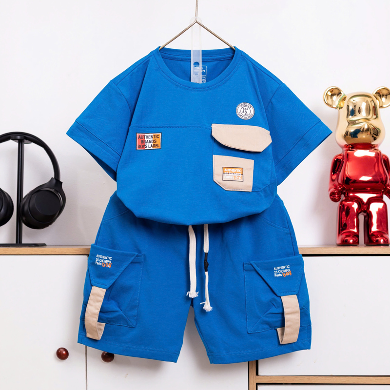 Bộ thun bé trai nắp túi logo tag
