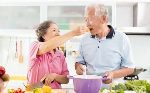 Người cao tuổi bị suy dinh dưỡng nên bổ sung gì?
