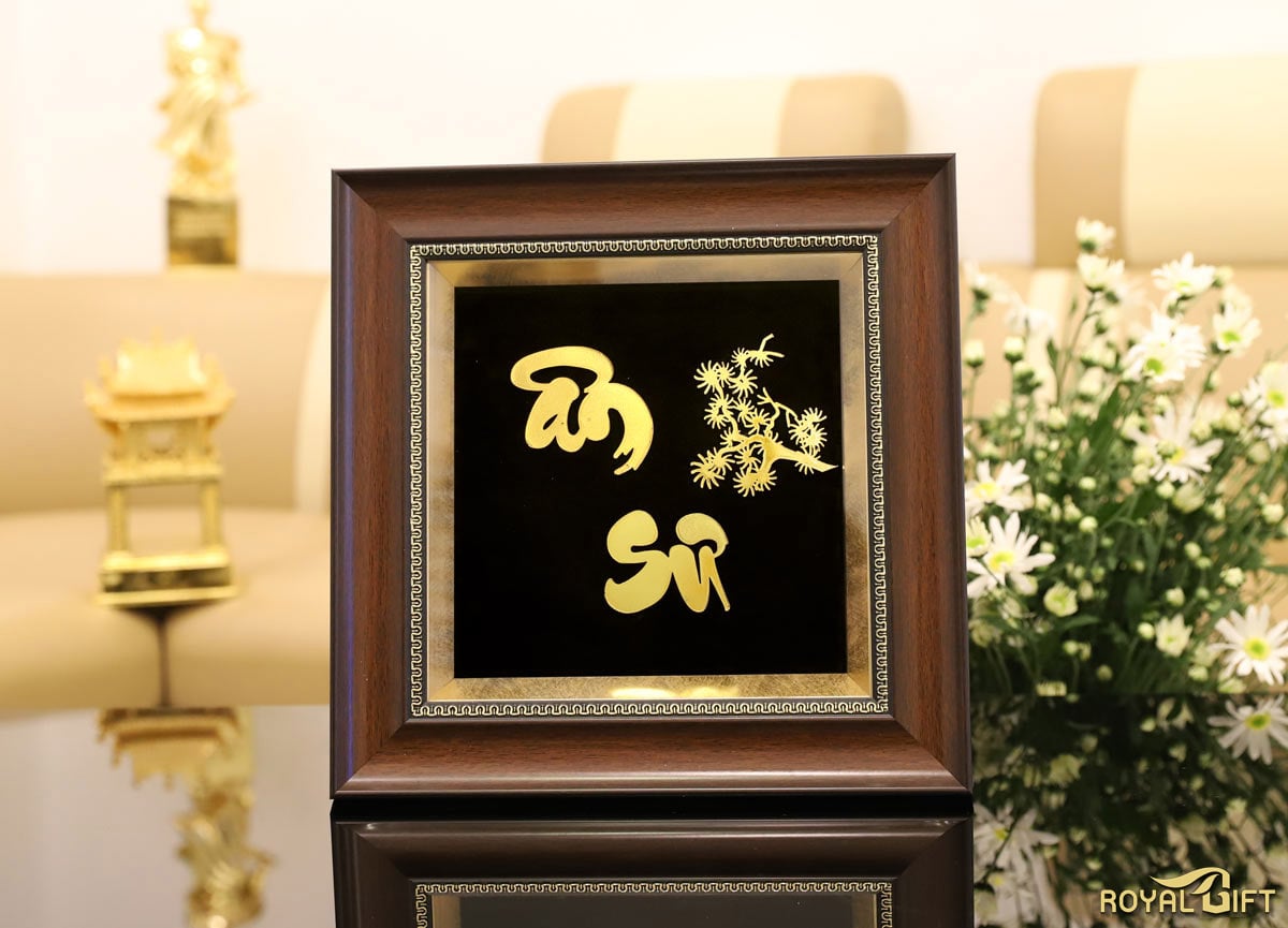 Tranh chữ Ân sư mạ vàng, chữ thư pháp Ân sư dát vàng
