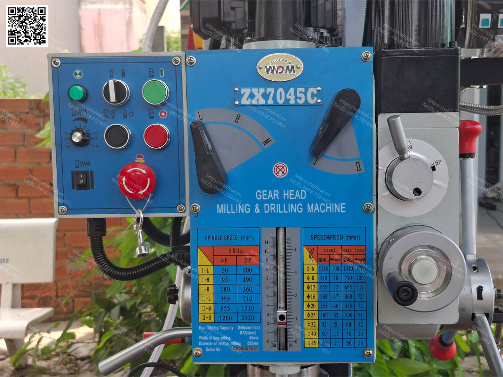 Bảng điều khiển máy khoan phay ZX7045C