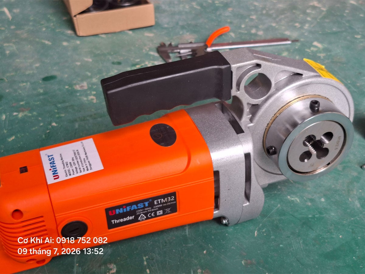 Đầu máy hợp kim nhôm máy tiện ren Unifast ETM32