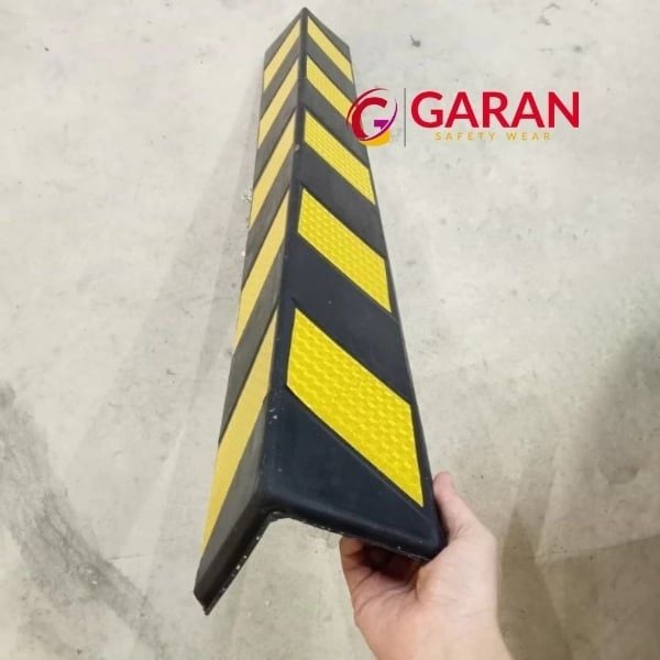 Ốp cột cao su chữa V