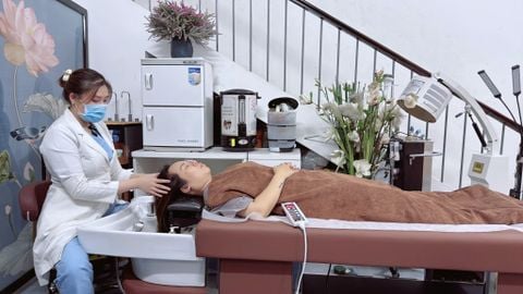 Giường ngải thủy trị liệu AquaMoxa khác gì giường gội đầu dưỡng sinh?