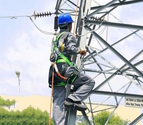 Cách kiểm tra dây đai an toàn ngành điện trước khi leo