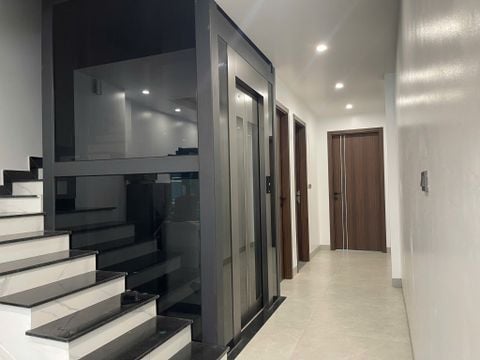 Cabin thang máy Vptech – Tối giản trong thiết kế, tinh tế trong từng điểm chạm