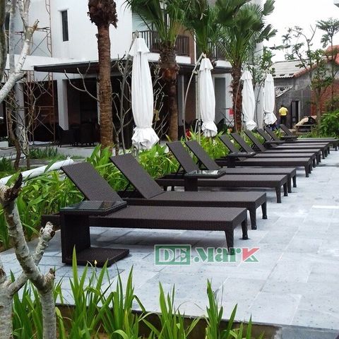 Tuổi Thọ Ghế Hồ Bơi Bao Lâu? So Sánh 4 Loại Ghế Phổ Biến