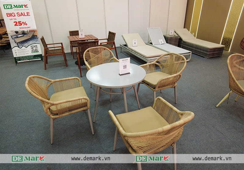 Sofa, bàn ghế và nội thất ngoài trời Demark được trưng bày tại Vietbuild 2026.