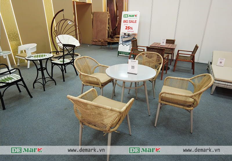 Sofa, bàn ghế và nội thất ngoài trời Demark được trưng bày tại Vietbuild 2026.