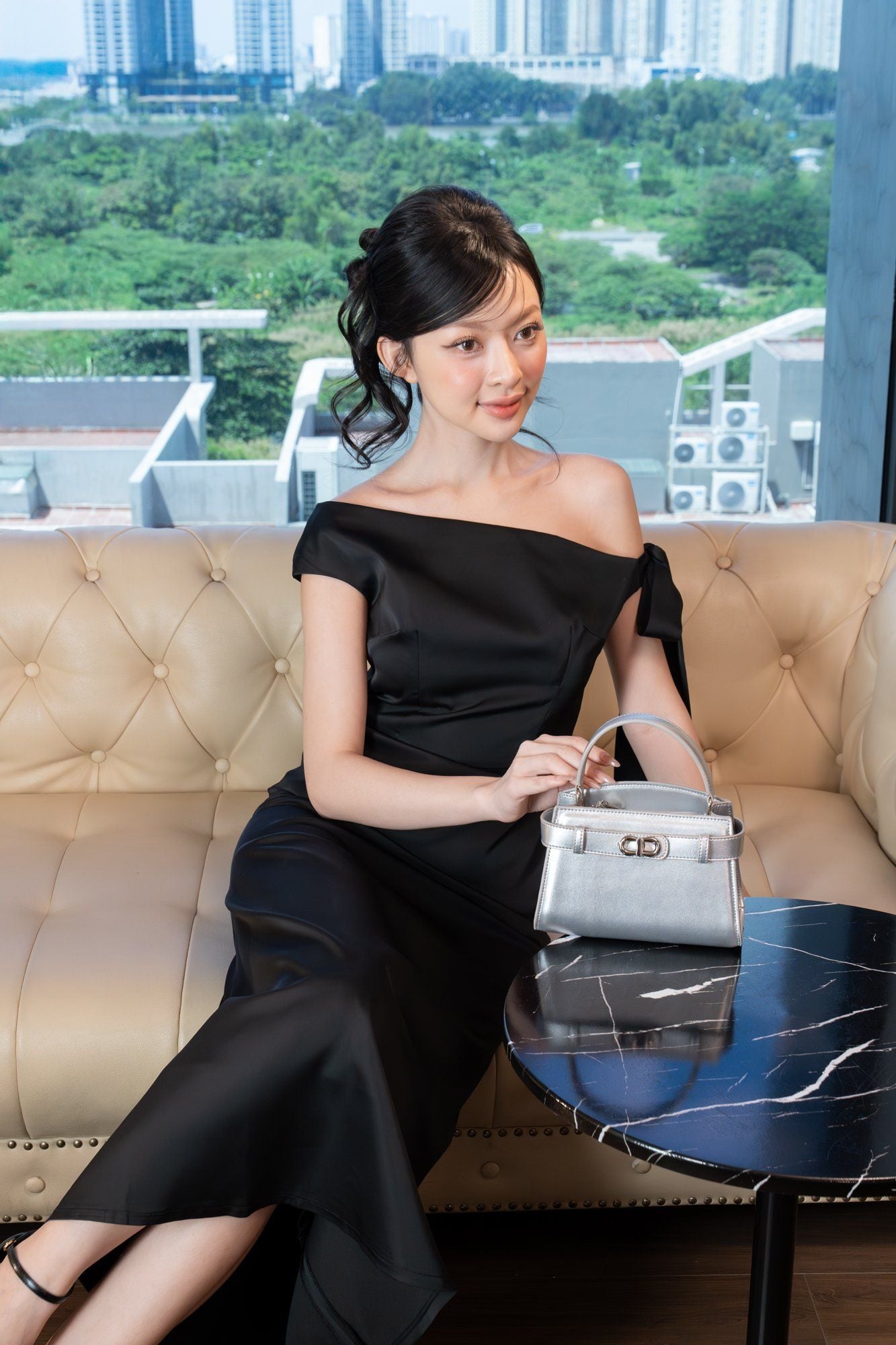 Túi Yuumy (Thời trang nữ size 19 phối khóa xoay - Túi đeo chéo da Glossy YN232)