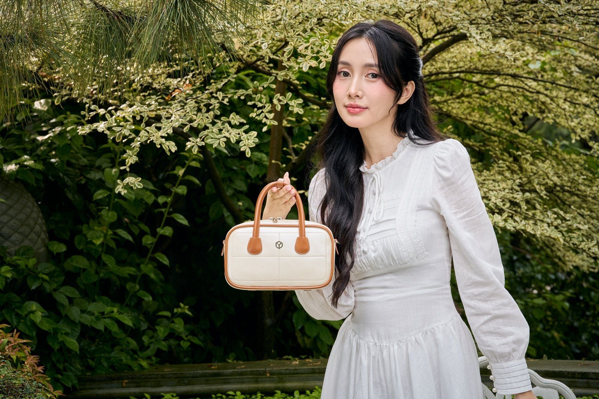 Túi Yuumy (Thời trang nữ bo góc phối chỉ nổi size 23 - Túi đeo chéo da Glossy YN303)