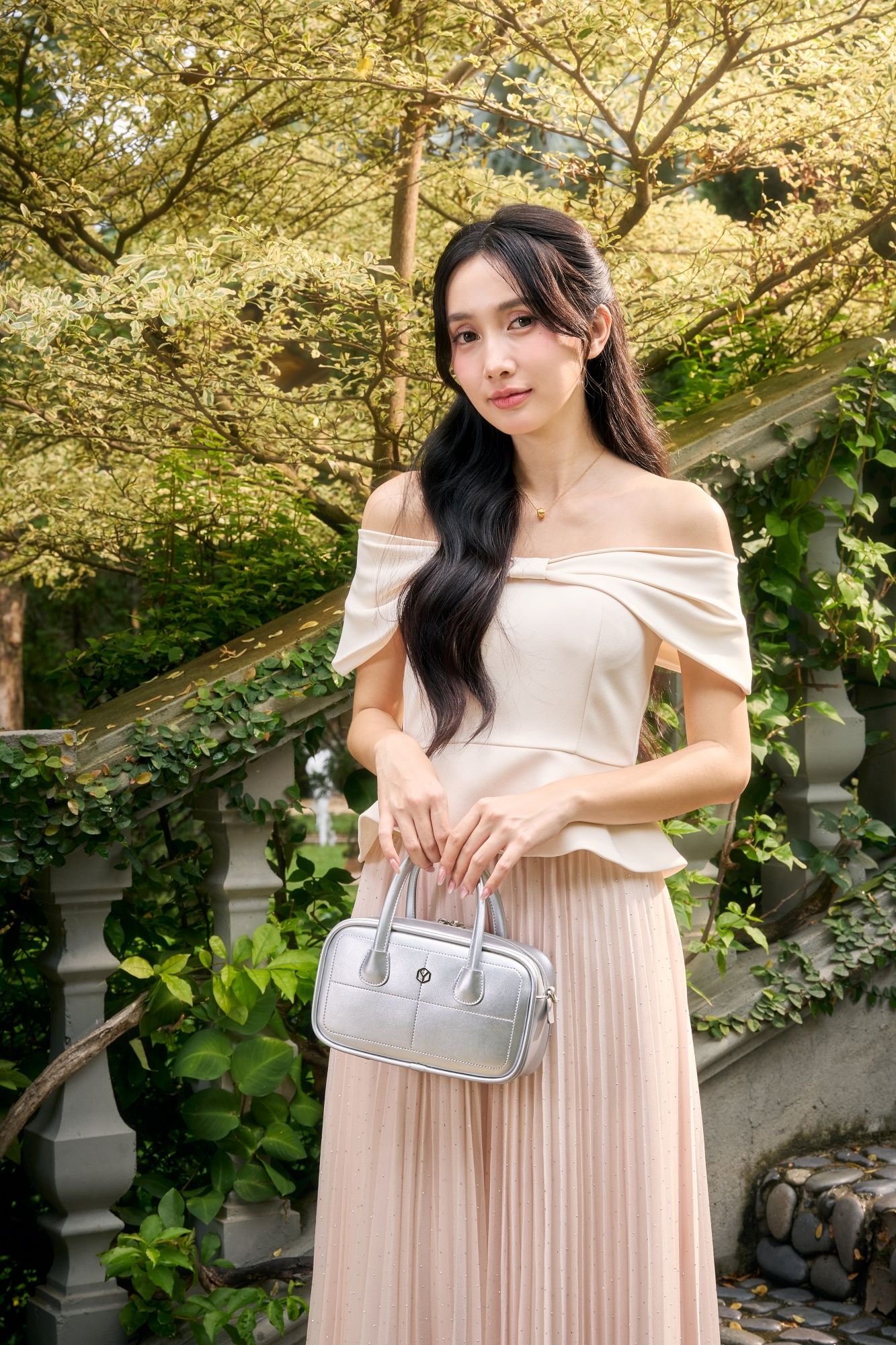 Túi Yuumy (Thời trang nữ bo góc phối chỉ nổi size 23 - Túi đeo chéo da Glossy YN303)