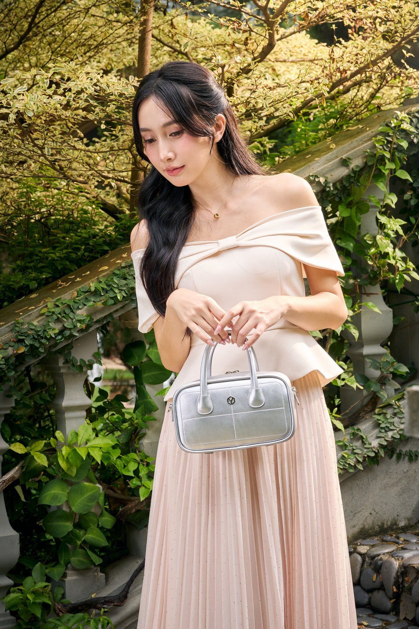 Túi Yuumy (Thời trang nữ bo góc phối chỉ nổi size 23 - Túi đeo chéo da Glossy YN303)