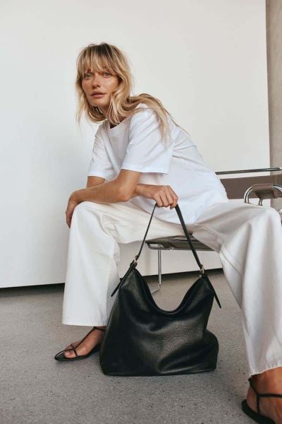 outfit với túi hobo