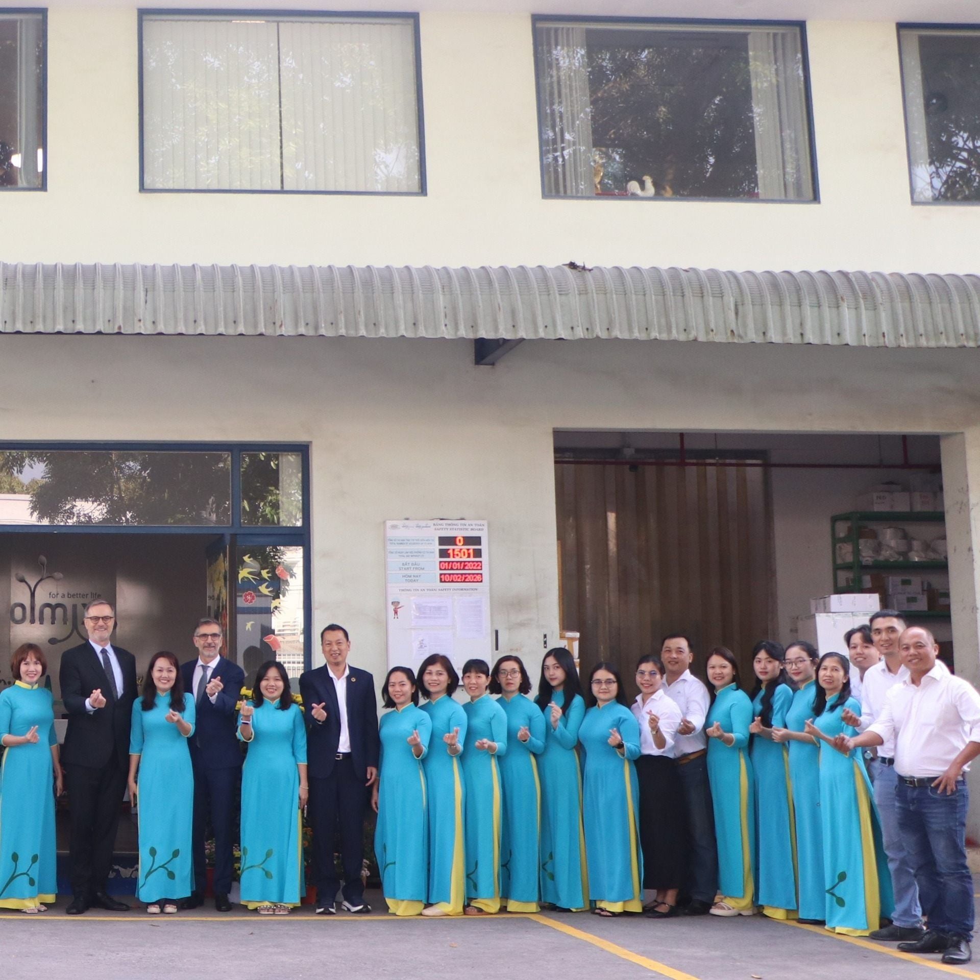 CHÀO ĐÓN ĐOÀN ĐẠI BIỂU CẤP CAO ĐẠI SỨ QUÁN PHÁP GHÉ THĂM VÀ LÀM VIỆC TẠI OLMIX ASIALAND VIỆT NAM