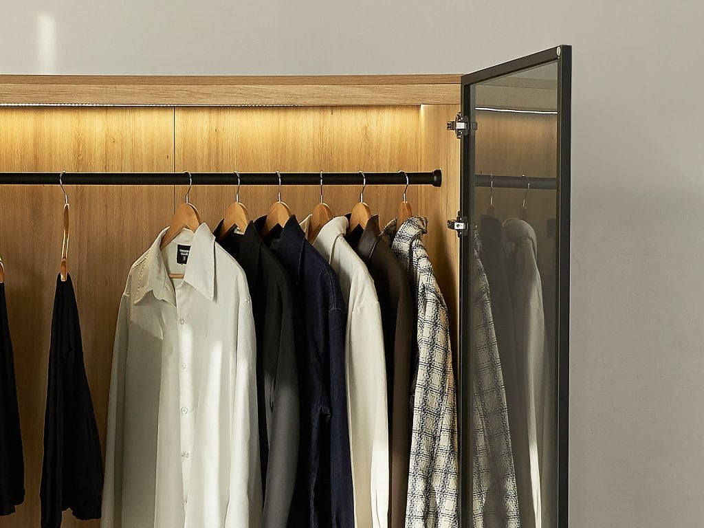 tủ cánh kính astro